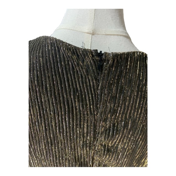 Clasi V-Neck Long Sleeve Asymmetrical Hem Dress Metallic Gold and Silver| SHEIN - Picture 3 of 6